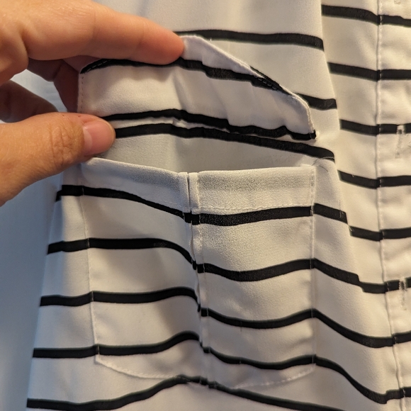 Black and white blouse size M, Danielrainn - Picture 3 of 6